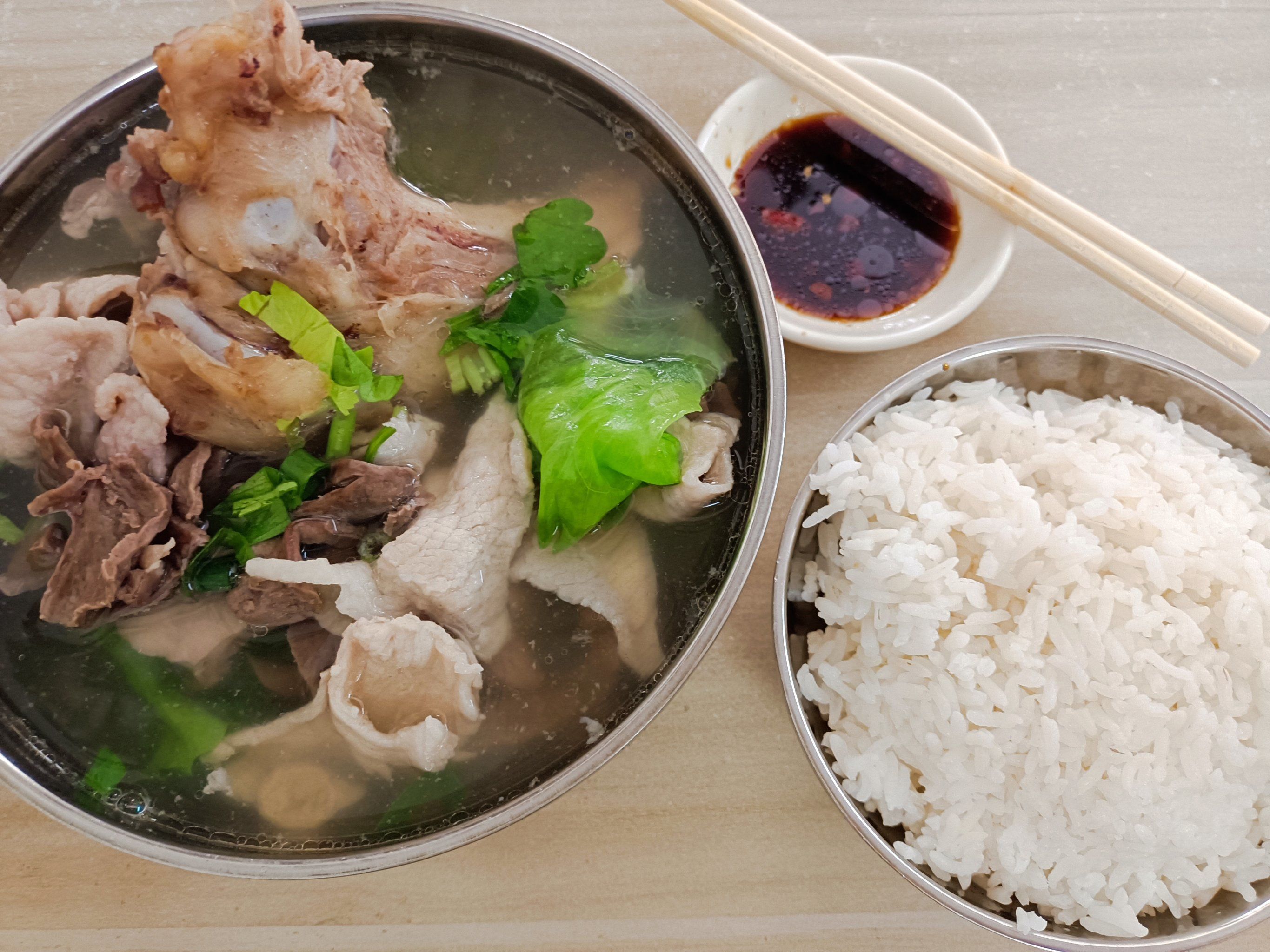 经济筒骨汤饭
