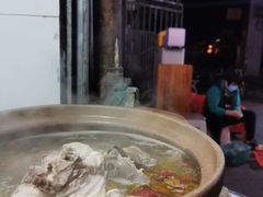 连州果园鸡-威邵鸡煲(西华路总店)