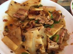 鲜笋炒烧肉-长隆农庄