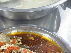 -雪湖煜辰鱼头老店(雪野湖店)