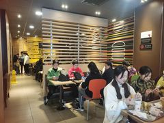 大堂-麦当劳(杭州西湖银泰百货店)