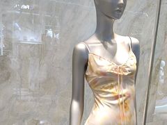 -URBAN REVIVO(上海中庚漫游城店)