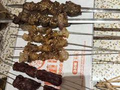 -小董哥烤串·爆汁大油边(故宫店)