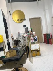 -尚羽华东接发美发店