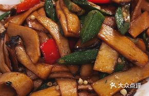 Okra and Chicken Mushroom Stir-fry