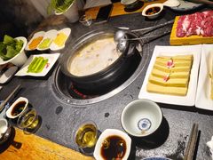 -大匠工房古船木艺术餐厅·猪肚鸡专门店(长白仙岛店)