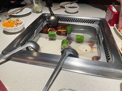 四拼锅-海底捞火锅鲜切牛肉主题店(长寿路店)