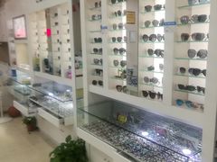 -罗创丹阳眼镜(童卫路店)