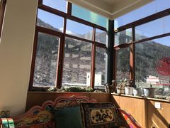 靠窗位-四姑娘山阿巴郎·藏式花园餐厅