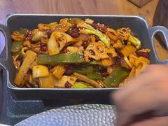 -俭寨大盘鸡·手抓肉·烧烤新疆菜(乌苏路店)