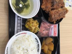 -犟骨头排骨饭•大骨面(弘阳广场店)