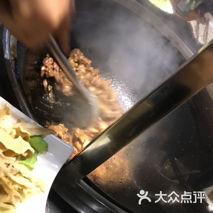 鹅货饿人锅屋