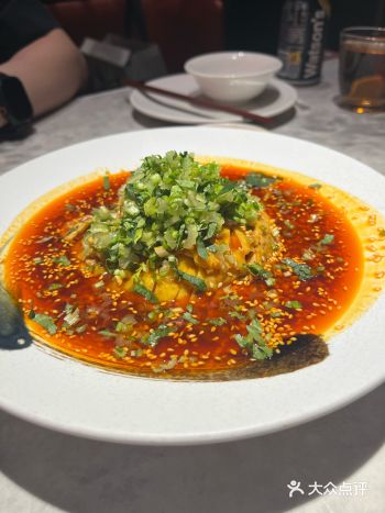 爱吃辣的一定要来尝尝。毛血旺满满一大碗，食材种类也很