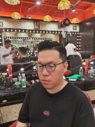 -东方先生国潮男士理发馆