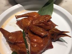 红烧乳鸽-汤城小厨•粤菜•靓汤(西直门凯德MALL店)