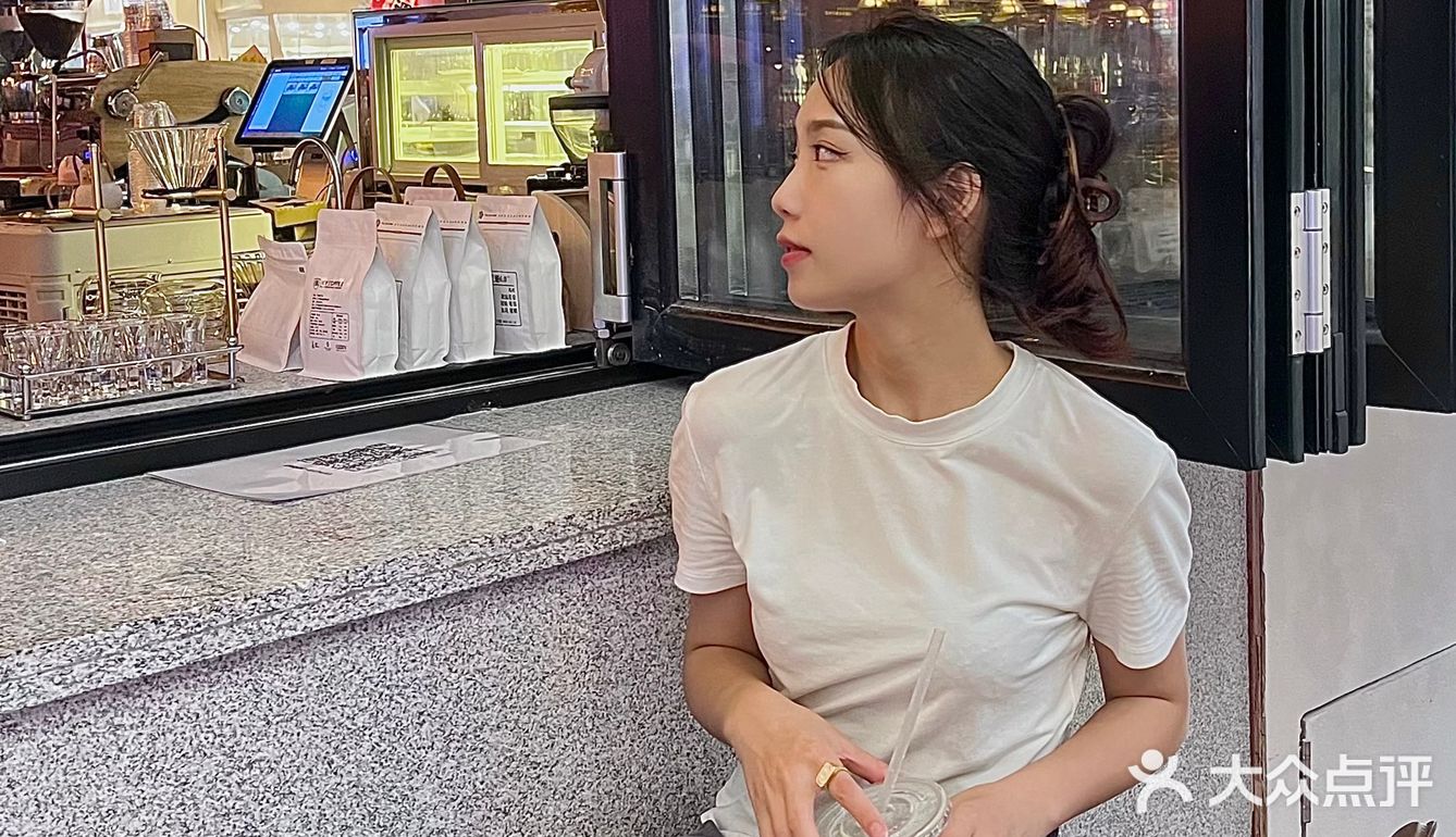 东莞新店首发☕️与酒馆合体的咖啡厅