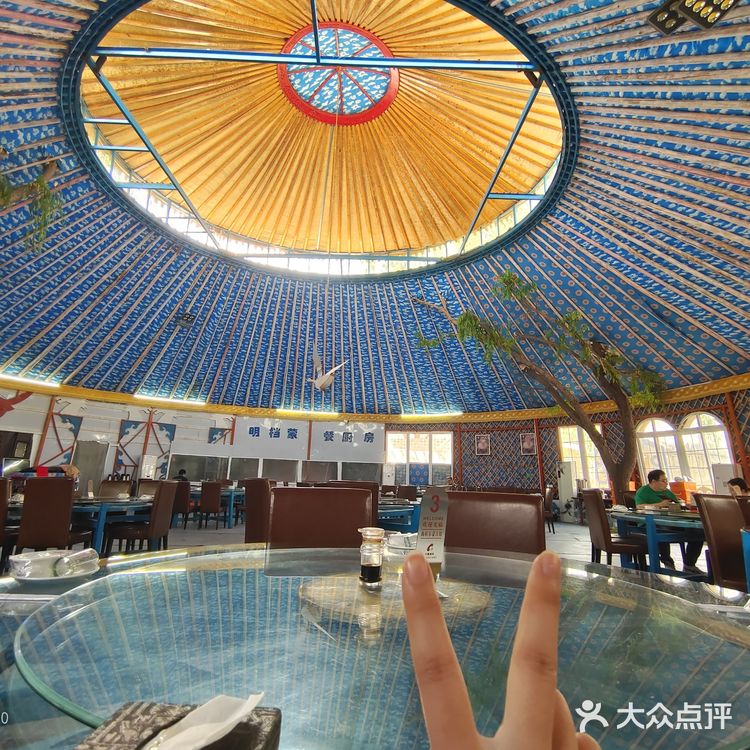 在海拉尔蒙古包品尝地道蒙古美食的独特体验