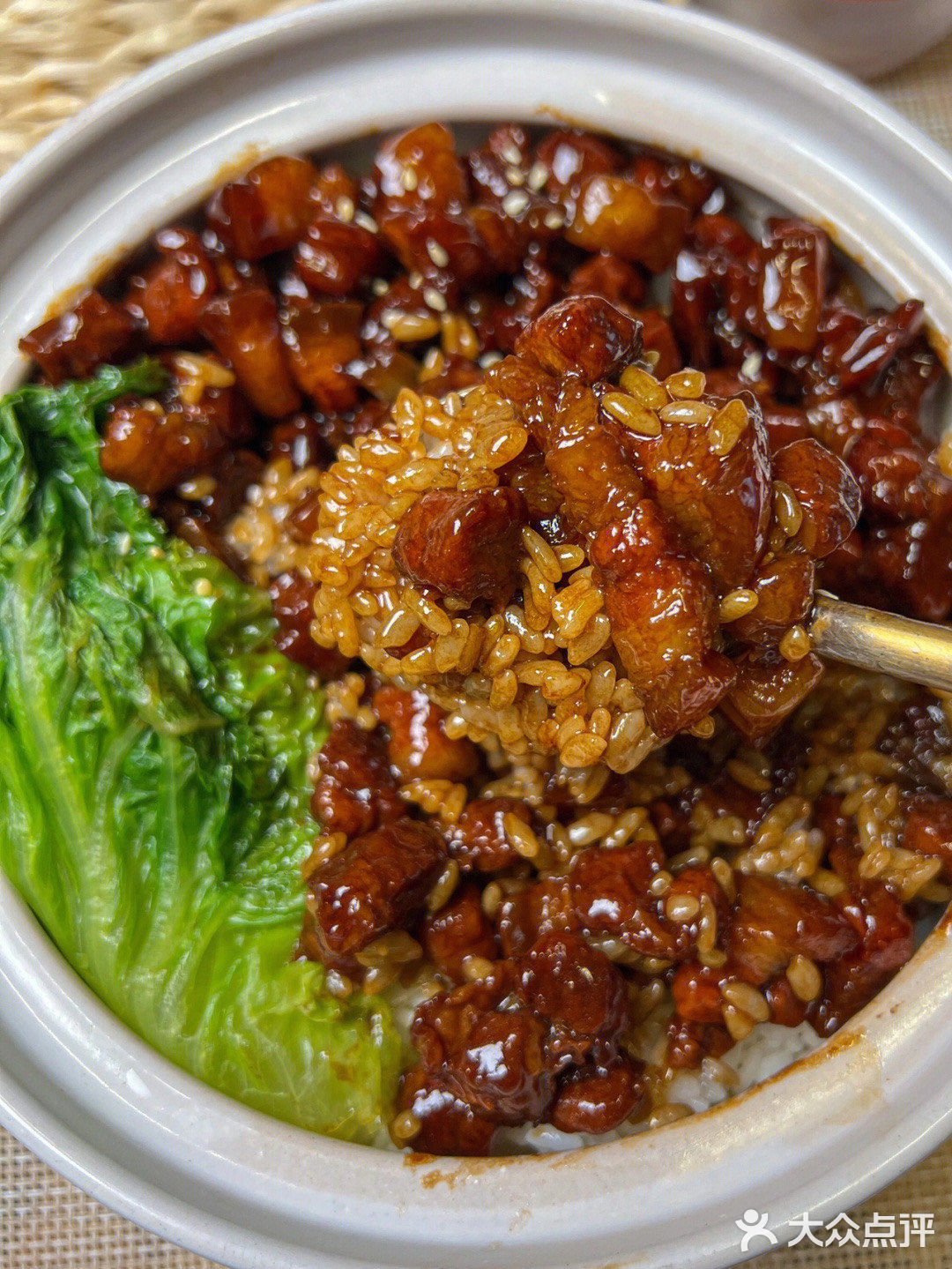 太牛了...我可以天天吃这个红烧肉丁拌饭！