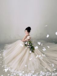 -雪中彩影婚纱摄影·微光艺术中心