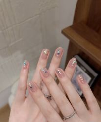 -赢韵美甲美睫瑞士净斑中心