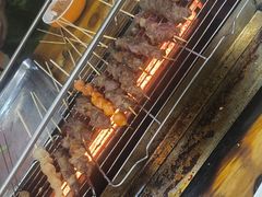 -哈尔滨小酒馆·鲜肉现穿自助烧烤(康新花园店)