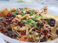 -辣妹子麻辣烫
