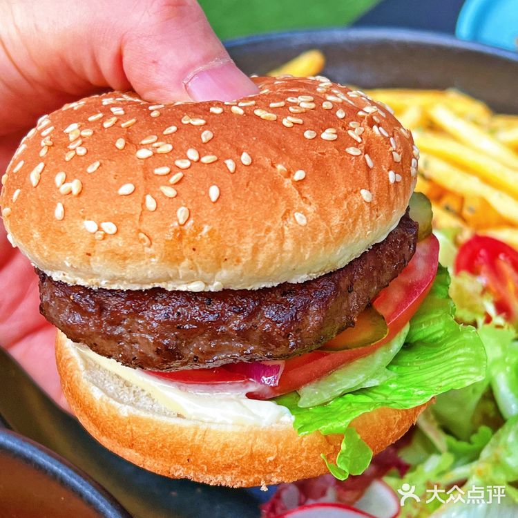 《胡同里的西餐厅,我爱这风景你爱这汉堡🍔》