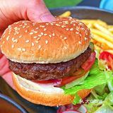 《胡同里的西餐厅，我爱这风景你爱这汉堡🍔》