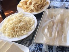 -弘烨 贵州酸汤 鱼火锅(东财店)