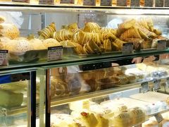 -白玉兰食品甜凤店(合生汇店)