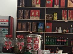 零售区-粘豆包柴火铁锅炖