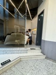 -PE SALON 