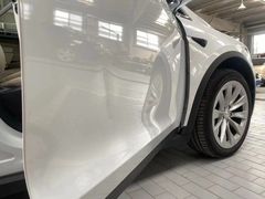 -畅通航行汽车钣金喷漆 无痕修复·局部喷漆