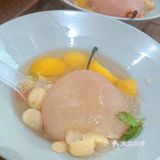 谁家甜汤里放了一整颗雪梨呀[憨笑]