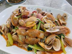 葱姜炒花甲-四川小胡子海鲜(丁村万人海鲜广场店)