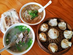 -罗卜李包子羊肉汤