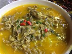 酸汤肥牛-川流不息·地道川菜·小龙虾(新松江路店)