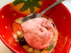 燕麦酸奶冰淇淋-水桶王国主题餐厅·聚会·生日派对·亲子活动·家庭套餐(亚龙湾希尔顿店)