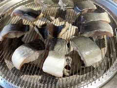 -围炉肉舍•炭烤活鳗•丹东海鲜烤肉(步行街店)