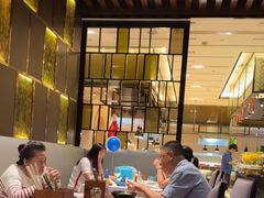 -广州万富希尔顿酒店·感趣自助餐厅·金秋蟹宴生蚝海鲜刺身烧烤