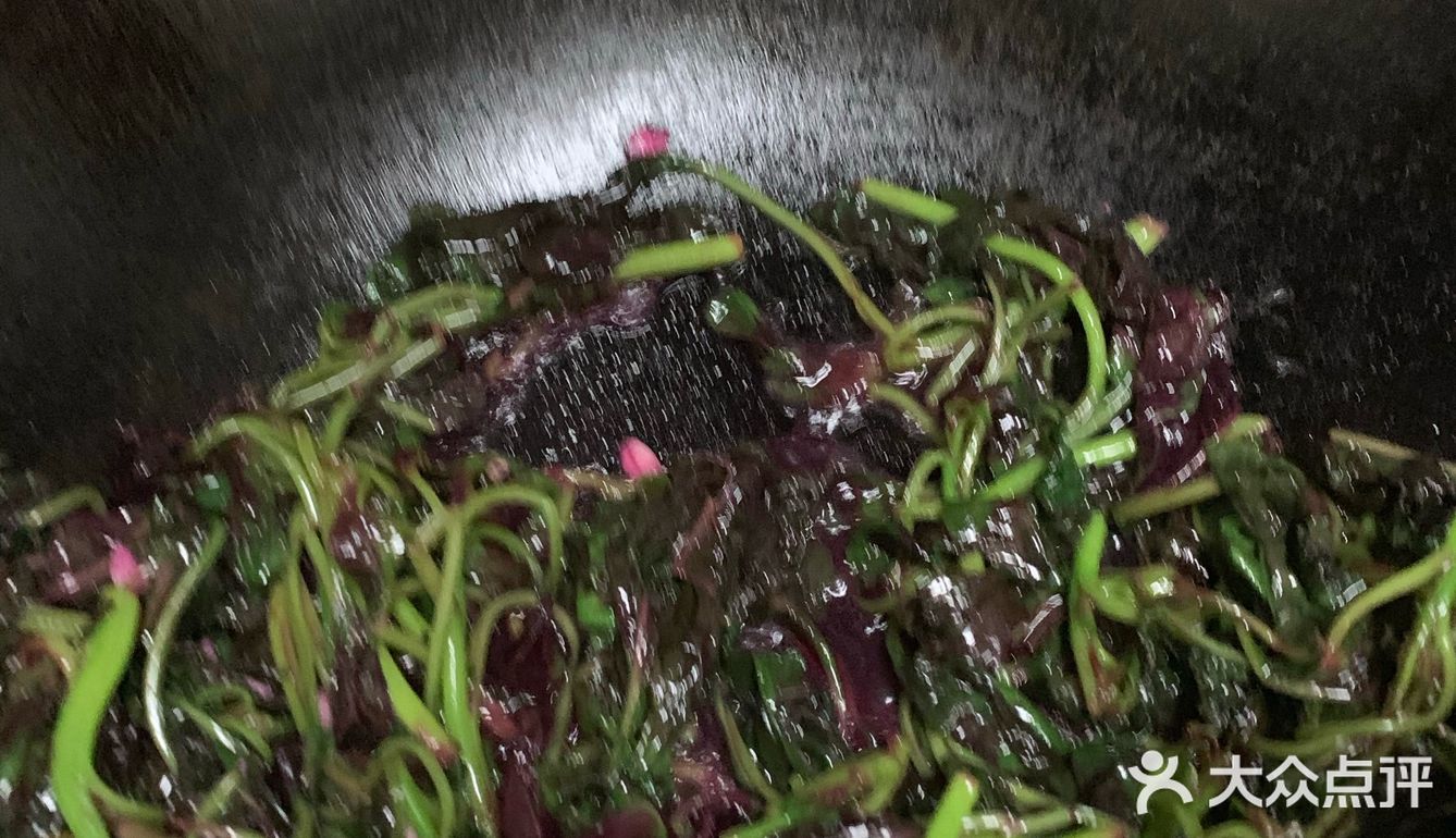 红彤彤美味营养的快手家常菜清炒红苋菜