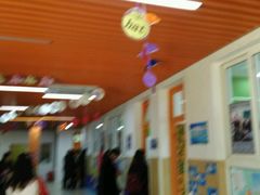 -上海市民办金苹果学校