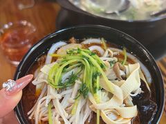 -丽虹云南过桥米线(兴工街店)