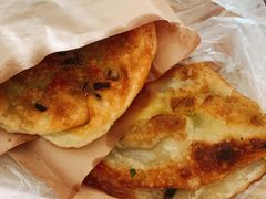 上海考试葱油饼-张纪油条(世博家园十一街坊店)