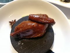 脆皮乳鸽-龙吟九品(青龙山庄店)