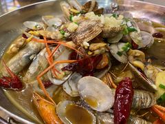 -新天明砂锅鱼头煲