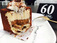 -UNI UNI(环亚凯瑟琳店)