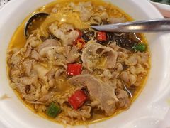 酸汤肥牛-东江渔村·古典园林·30年粤菜老字号(太和店)