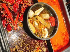 -老牌坊云南鱼豆花火锅(哈西万达店)
