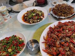 -临界音乐酒馆·小龙虾·江湖菜(华熙LIVE·鱼洞店)